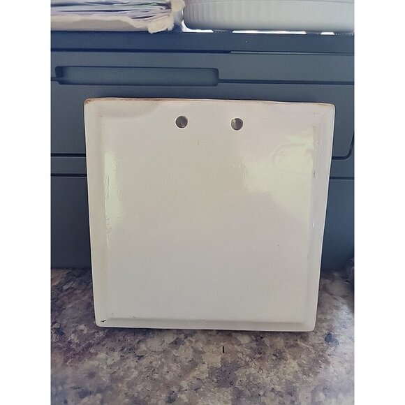 Vintage Wall Pocket Vase decor 3D Old Time woman ready to hang Porcelain VGC - Picture 9 of 9